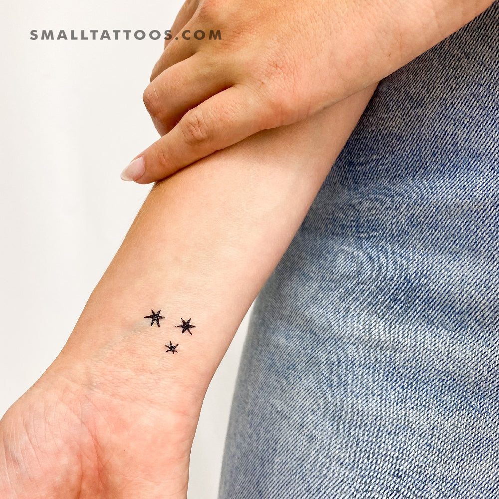Tatuaje temporal minimalista de tres estrellas (juego de 3)