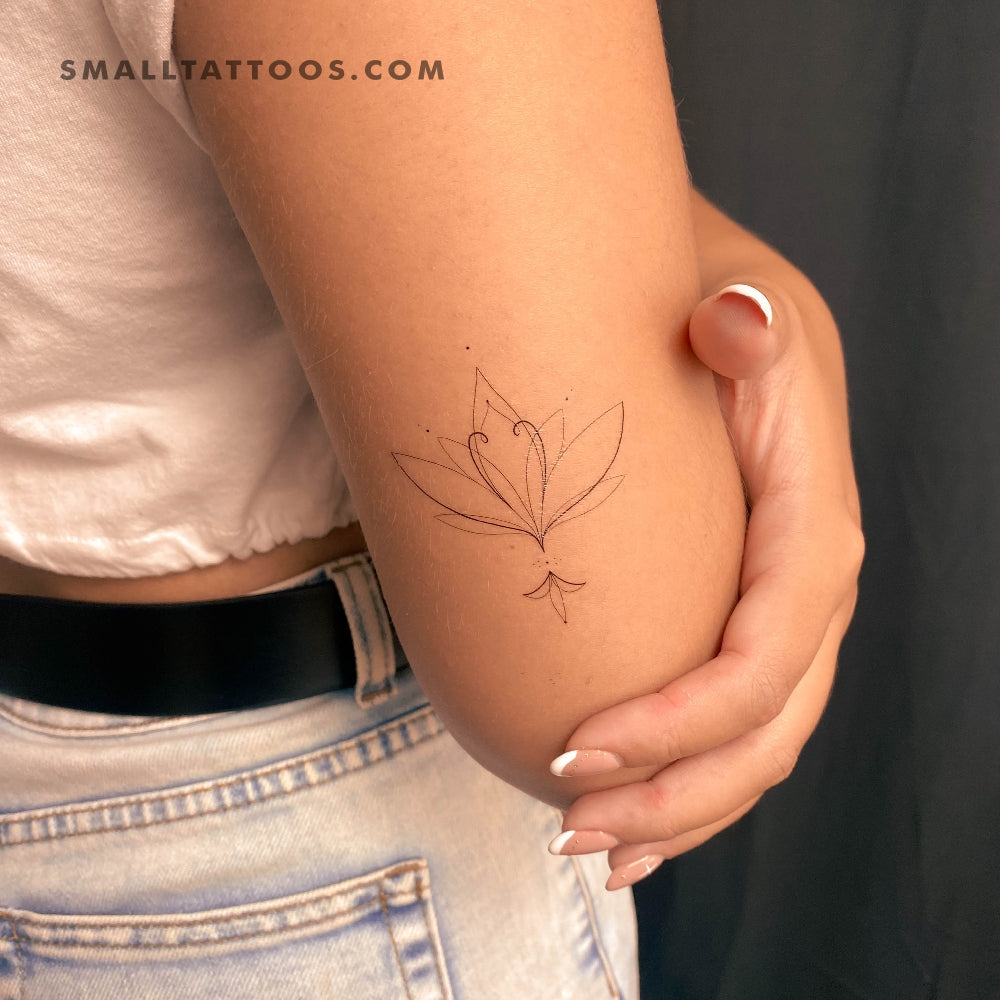 Stunning Flower Tattoos for Your Stomach