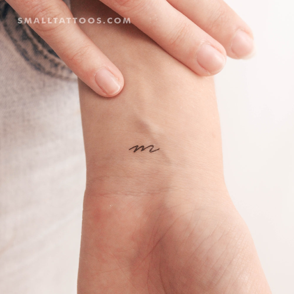 Tatuaje temporal de letra M manuscrita (juego de 3)