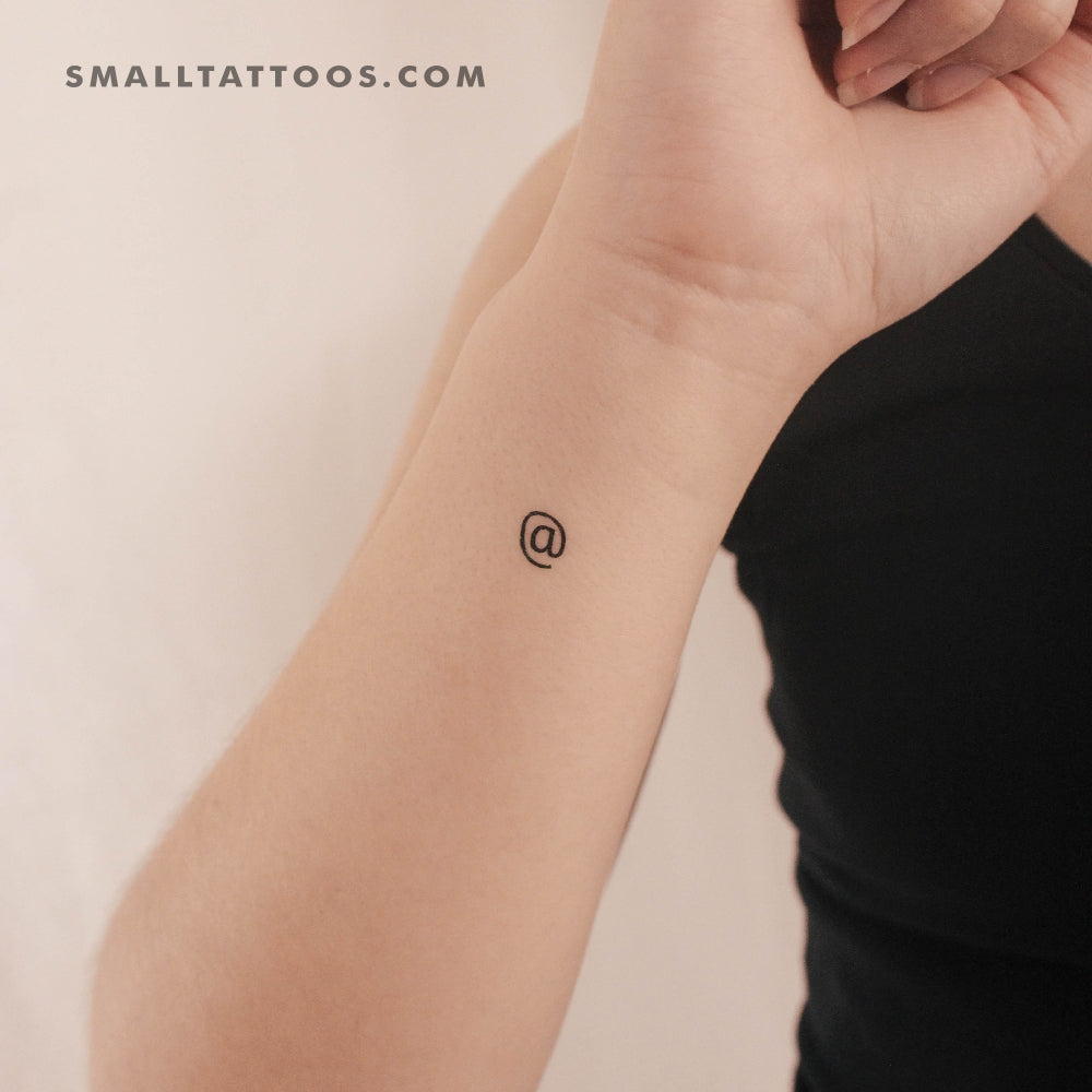 Tatuaje temporal con el símbolo At (juego de 3)