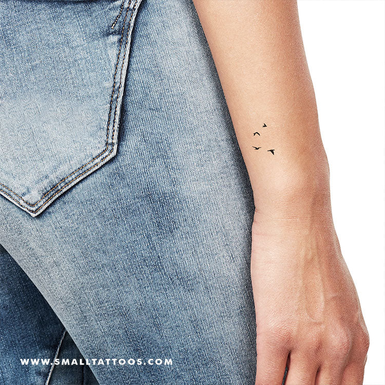 Tatuaje temporal de pájaros pequeños volando (juego de 3)