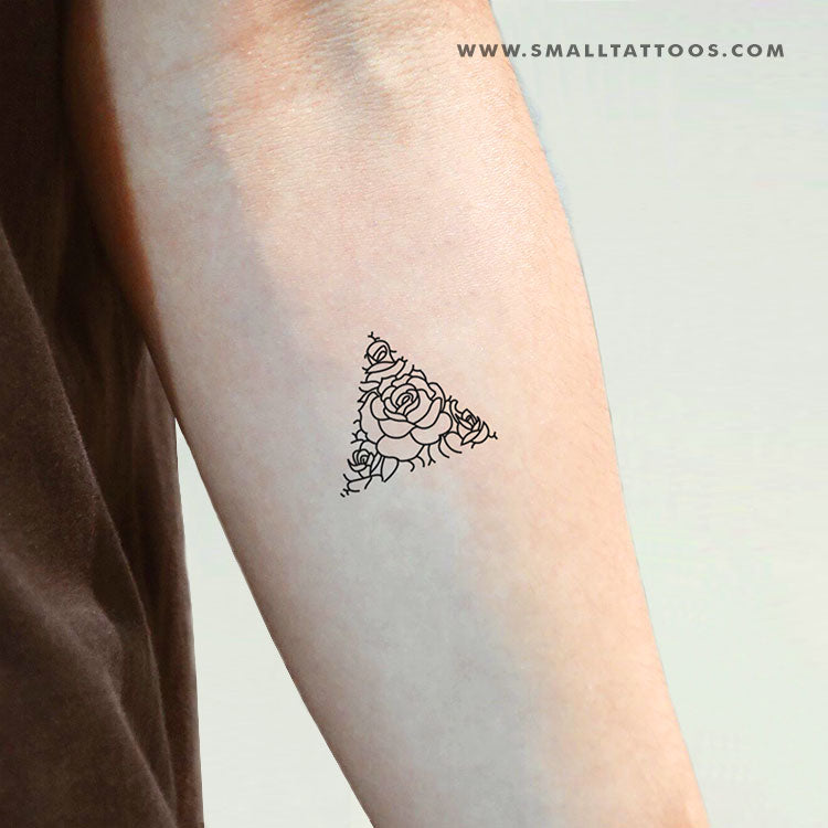 Tatuaje temporal de triángulo rosa de línea fina (juego de 3)