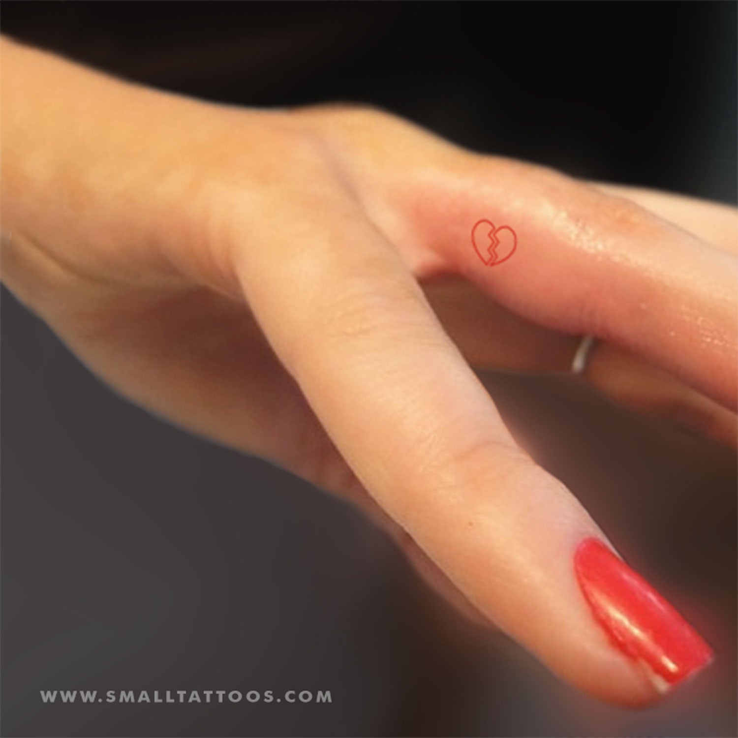 Tatuaje temporal pequeño de corazón roto rojo (juego de 3)