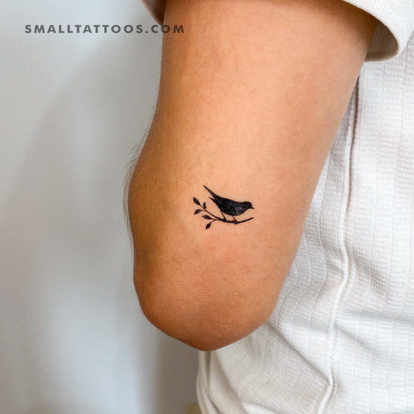 26 Awesome Small Bird Tattoo Models | Tattoos for guys, Simple tattoos for  guys, Small shoulder tattoos