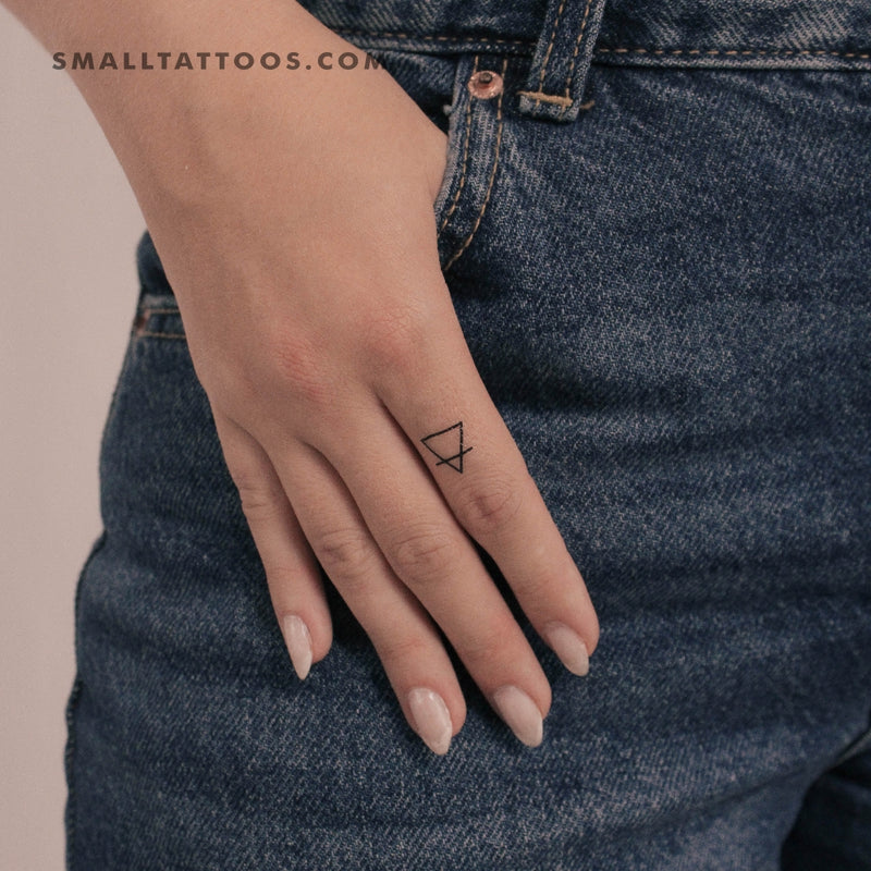 87 Terrific Triangle Tattoo Designs [2024 Inspiration Guide] | Triangle  tattoo design, Triangle tattoo, Triangle tattoos