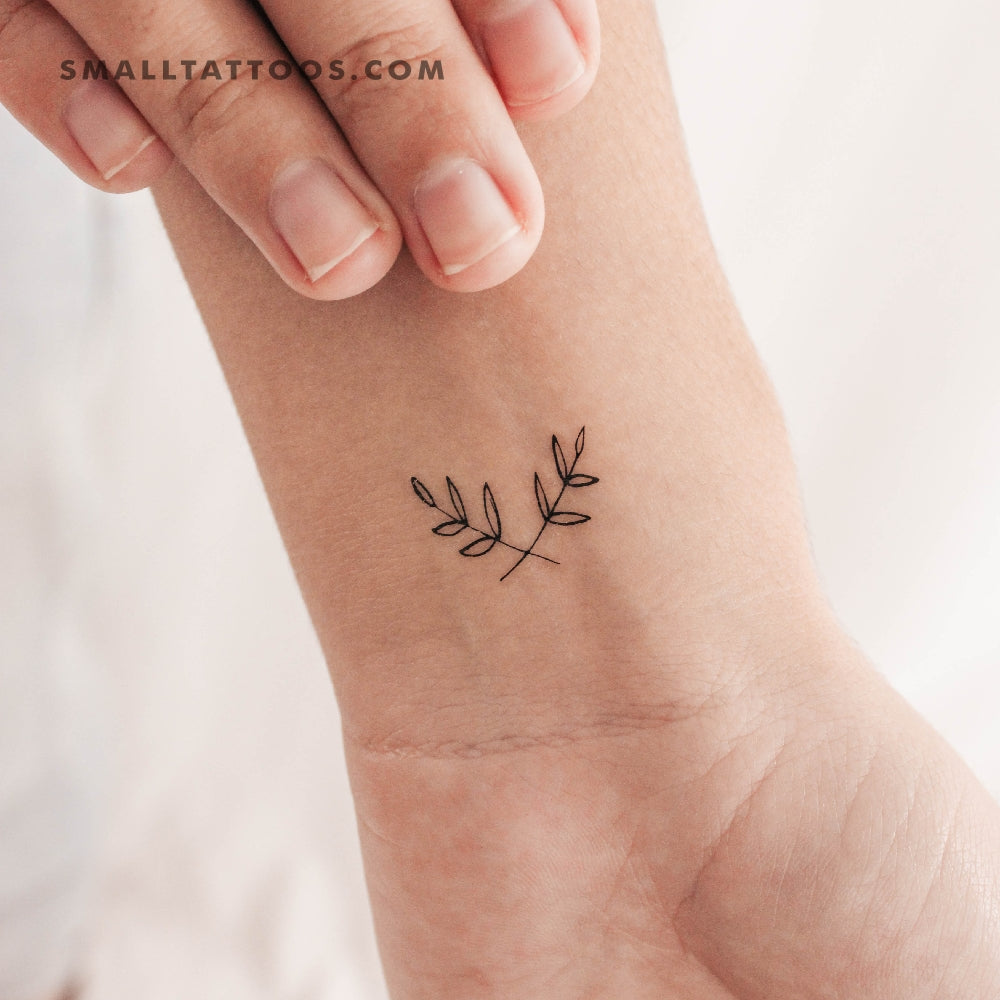 Fine Line Wreath Temporary Tattoo (Set of 3)