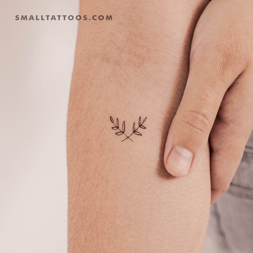 Fine Line Wreath Temporary Tattoo (Set of 3)