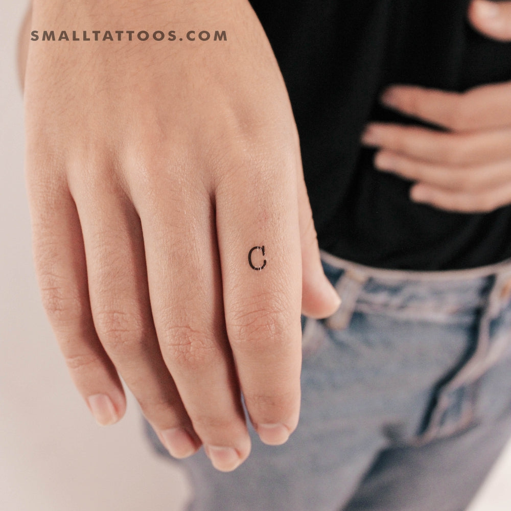 Tatuaje temporal de la letra C mayúscula de máquina de escribir (juego de 3)