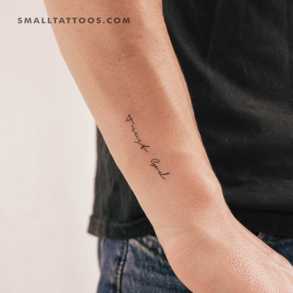 Tatuaje temporal "Confía en Dios" con fuente manuscrita (juego de 3)
