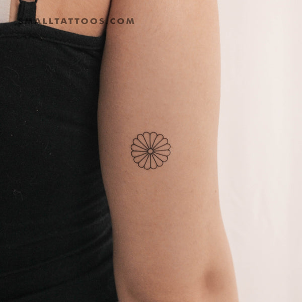 Minimalist Chrysanthemum Temporary Tattoo (Set of 3)