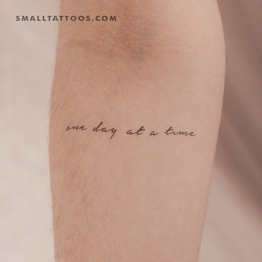 Tatuaje temporal "Un día a la vez" (juego de 3)