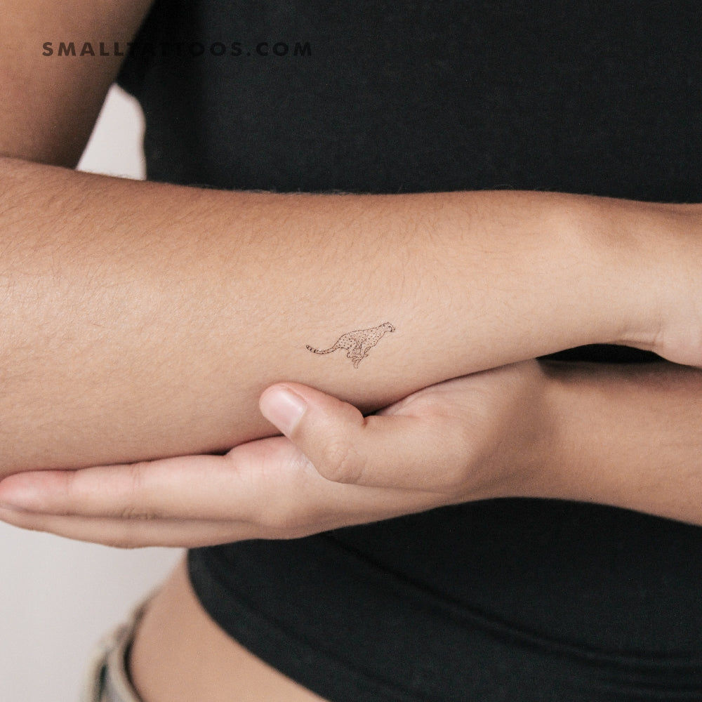 Tatuaje temporal de guepardo pequeño corriendo (juego de 3)