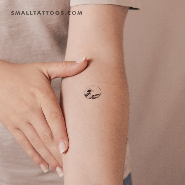 Small The Great Wave off Kanagawa Circle Temporary Tattoo (Set of 3)