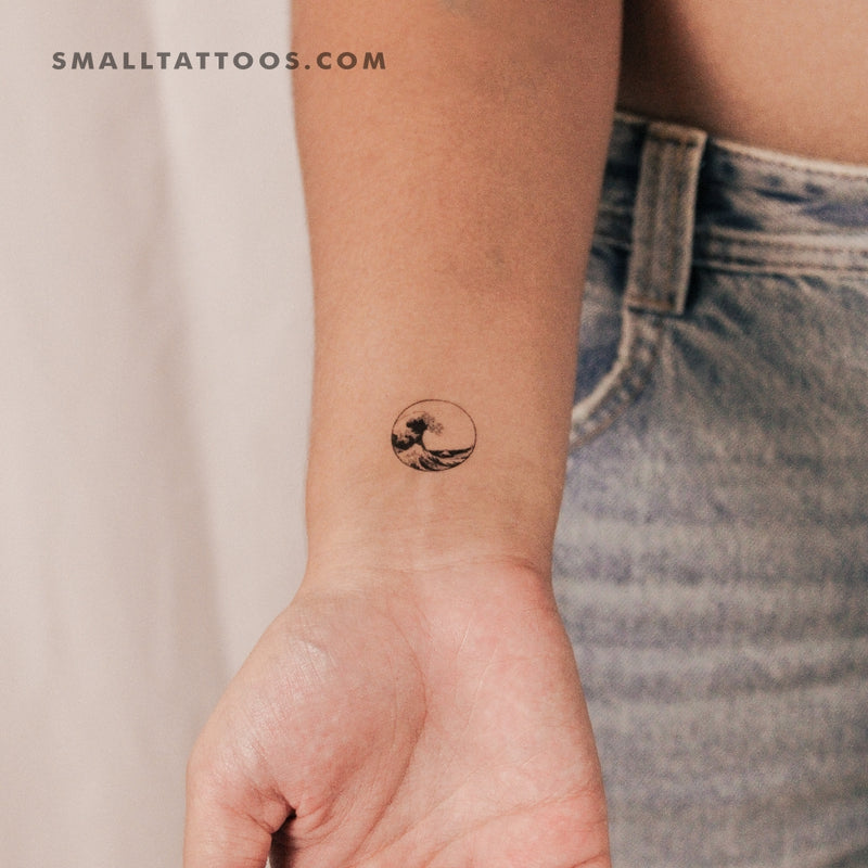 Small The Great Wave off Kanagawa Circle Temporary Tattoo (Set of 3)