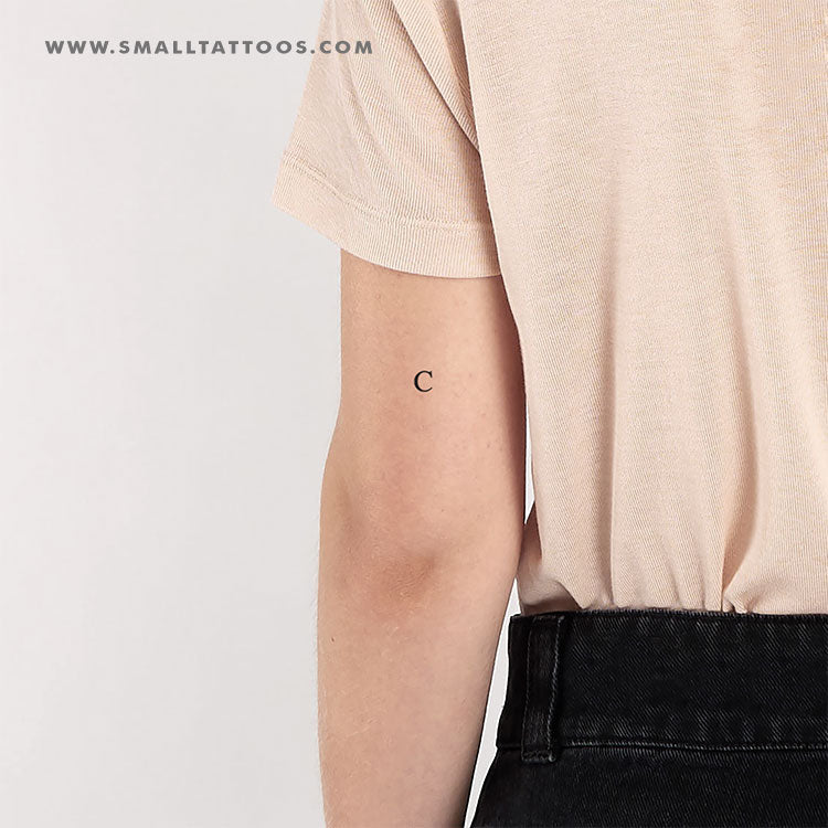 Tatuaje temporal de la letra C mayúscula con serifa (juego de 3)