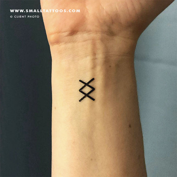 Viking rune tattoo hi-res stock photography and images - Page 5 - Alamy